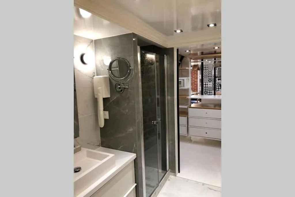 Apartamento Loft Nazareth Quartier Du Marais París 0*,  Francia